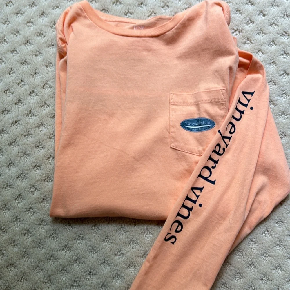 Size medium boys vineyard vines long sleeve - Picture 3 of 3